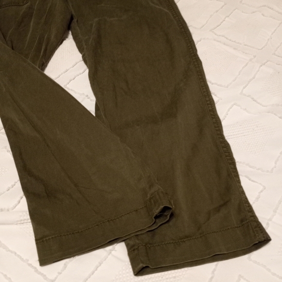 4/$20 Lou and Grey For Loft Army Green Cargo Pants - Picture 2 of 9